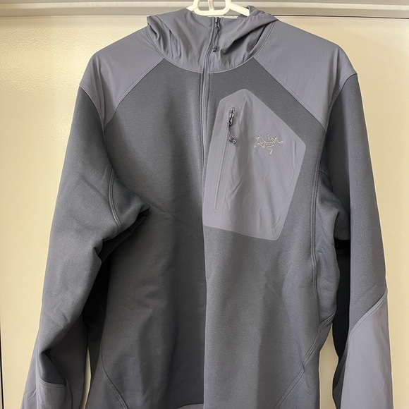 Arcteryx konseal pullover hoodie. Half zip. Exclusive. Color is Stratus - Picture 1 of 13